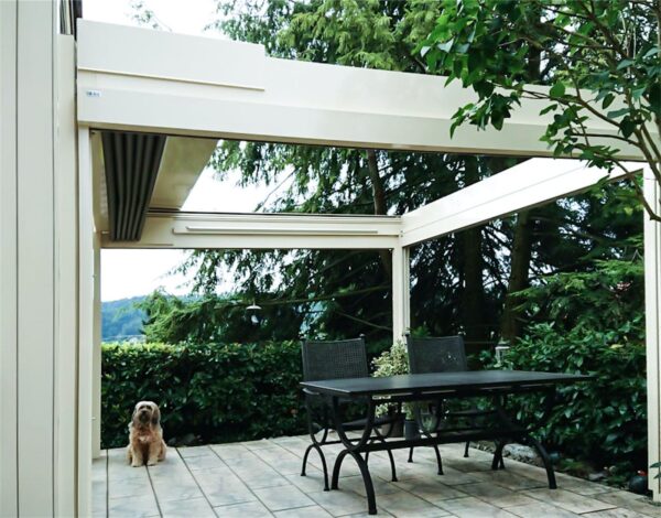 Überdachter Sitzplatz in Walterswil