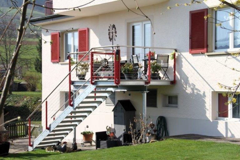 Balkonanbau mit Treppe