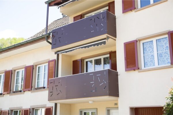 Balkonverkleidung mit Bruagfüllung in Zunzgen