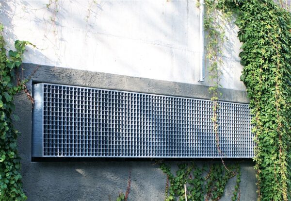 Fenstergitter bei Tiefgarage in Liestal