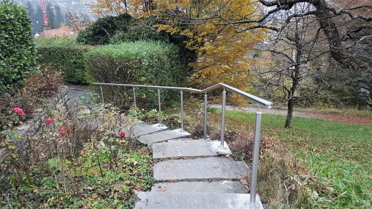 Handlauf bei Gartentreppe