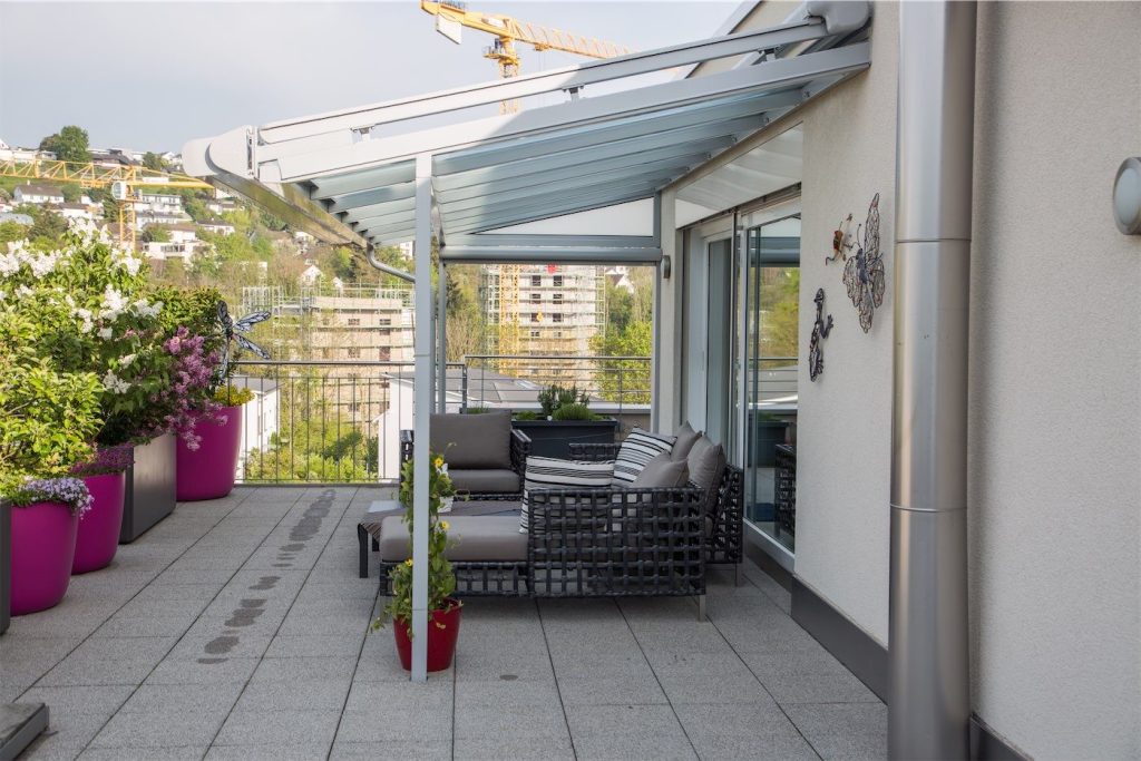 Sitzplatzüberdachung auf der Terrasse